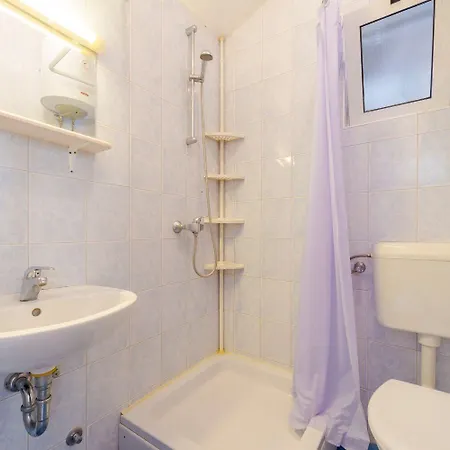 Dia Apartment